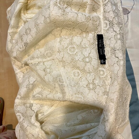 Lace Skirt and Jacket Matching Set - Picture 3 of 8